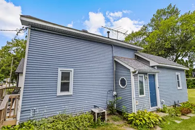 207 E Taylor Street, Grant Park, IL 60940 - Photo 2