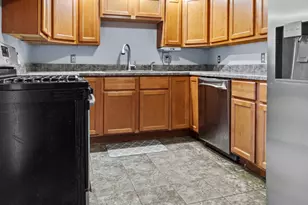 207 E Taylor St, Grant Park, IL 60940 - Photo 10