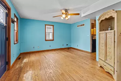 207 E Taylor Street, Grant Park, IL 60940 - Photo 6