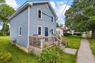 207 E Taylor St, Grant Park, IL 60940 - Photo 1