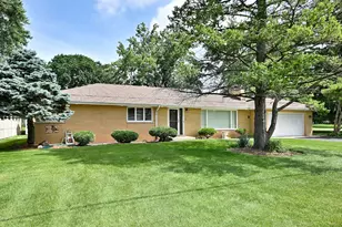 16W650 87th St, Willowbrook, IL 60527 - Photo 2