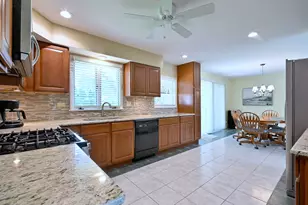 16W650 87th St, Willowbrook, IL 60527 - Photo 10