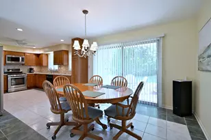 16W650 87th St, Willowbrook, IL 60527 - Photo 8