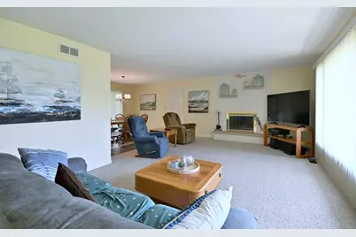 16W650 87th Street, Willowbrook, IL 60527 - Photo 4