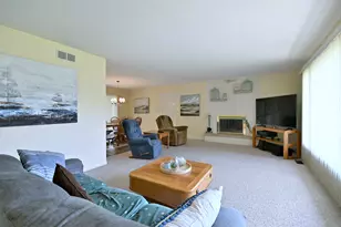 16W650 87th St, Willowbrook, IL 60527 - Photo 4