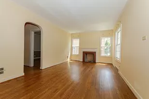 335 Oak St, Elmhurst, IL 60126 - Photo 2