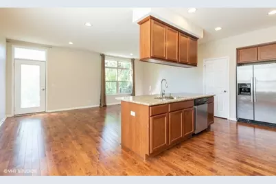 323 Aspen Pointe Road #323, Vernon Hills, IL 60061 - Photo 4