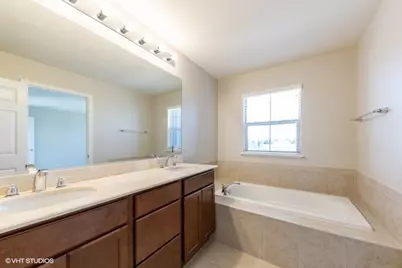 323 Aspen Pointe Road #323, Vernon Hills, IL 60061 - Photo 8