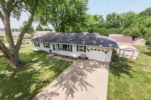 5201 E Wayne Ave, Rochelle, IL 61068 - Photo 2