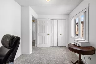 6248 S Gullikson Rd, Chicago, IL 60638 - Photo 8
