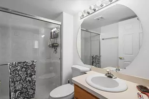 6248 S Gullikson Rd, Chicago, IL 60638 - Photo 12