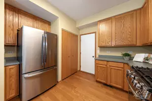 3021 Roxbury Ct, Joliet, IL 60435 - Photo 10