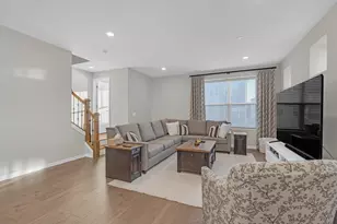 1546 Slade Wy, Des Plaines, IL 60018 - Photo 8