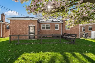 752 E 164th Street, South Holland, IL 60473 - Photo 2