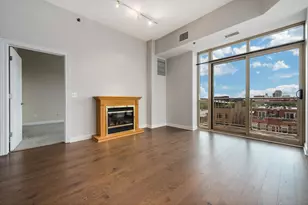230 W Division St, Chicago, IL 60610 - Photo 4