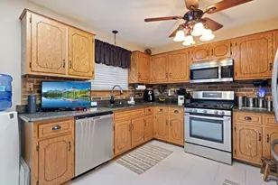 903 Prescott Dr, Joliet, IL 60432 - Photo 6