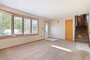 903 Prescott Dr, Joliet, IL 60432 - Photo 4