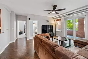 3550 W Montrose Ave, Chicago, IL 60618 - Photo 10