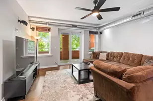 3550 W Montrose Ave, Chicago, IL 60618 - Photo 8