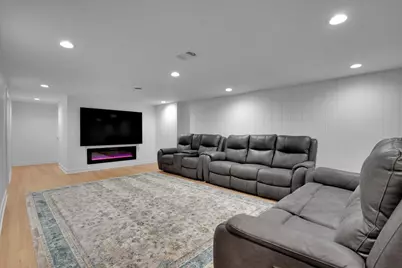 9317 Olcott Avenue, Morton Grove, IL 60053 - Photo 36