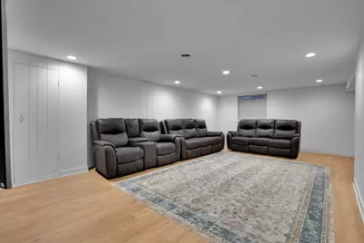 9317 Olcott Avenue, Morton Grove, IL 60053 - Photo 10