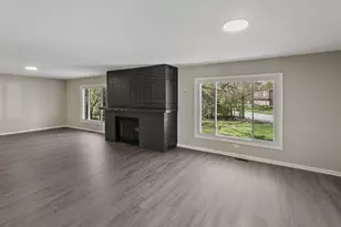 18600 Golfview Ave, Homewood, IL 60430 - Photo 8