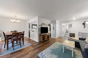 407 Ramblewood Dr, Glen Ellyn, IL 60137 - Photo 6