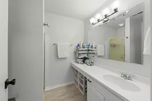 407 Ramblewood Dr, Glen Ellyn, IL 60137 - Photo 18