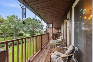 407 Ramblewood Dr, Glen Ellyn, IL 60137 - Photo 10