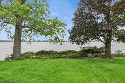 35 Lakeview Place, Lake Zurich, IL 60047 - Photo 2