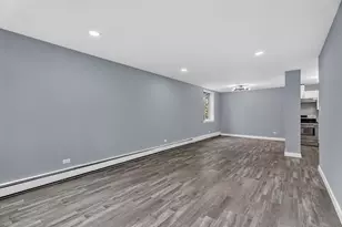 9745 S Karlov Ave, Oak Lawn, IL 60453 - Photo 8