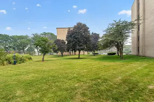 9745 S Karlov Ave, Oak Lawn, IL 60453 - Photo 34