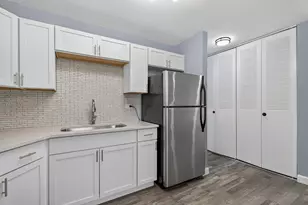 9745 S Karlov Ave, Oak Lawn, IL 60453 - Photo 2