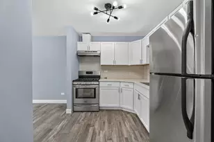 9745 S Karlov Ave, Oak Lawn, IL 60453 - Photo 4