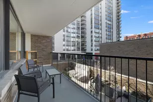 1555 N Sandburg Terrace, Chicago, IL 60610 - Photo 18