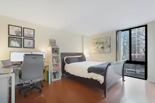 1555 N Sandburg Terrace, Chicago, IL 60610 - Photo 8