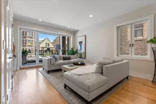 2023 W Augusta Blvd, Chicago, IL 60622 - Photo 2