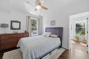 1733 W Catalpa Ave, Chicago, IL 60640 - Photo 14