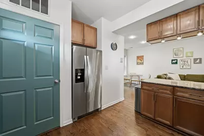 1733 W Catalpa Avenue #1, Chicago, IL 60640 - Photo 8
