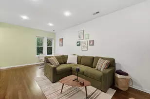 1733 W Catalpa Ave, Chicago, IL 60640 - Photo 4
