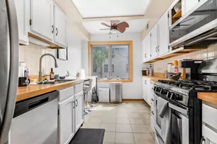 4530 W 93rd St, Oak Lawn, IL 60453 - Photo 8