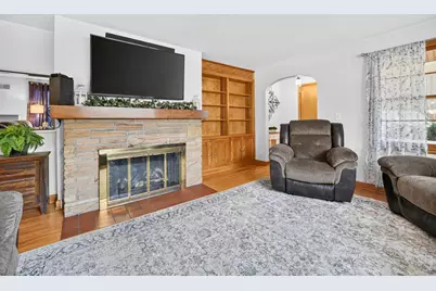 649 N Spring Street, Elgin, IL 60120 - Photo 10