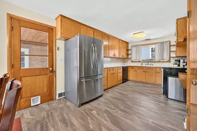649 N Spring Street, Elgin, IL 60120 - Photo 16