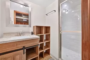 649 N Spring St, Elgin, IL 60120 - Photo 28