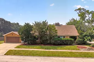 649 N Spring St, Elgin, IL 60120 - Photo 1