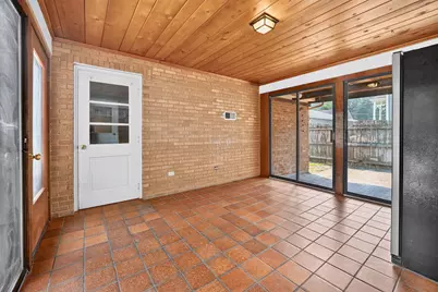 649 N Spring Street, Elgin, IL 60120 - Photo 20