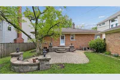 893 S Poplar Avenue, Elmhurst, IL 60126 - Photo 16