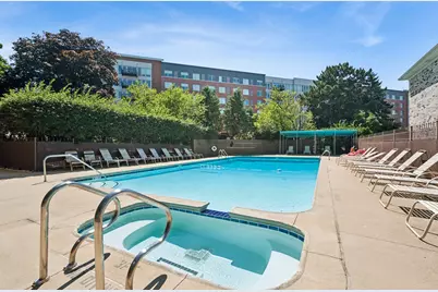 7201 N Lincoln Avenue #403, Lincolnwood, IL 60712 - Photo 4