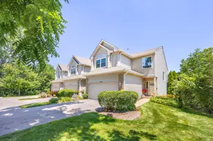 8200 Sierra Woods Ct, Carpentersville, IL 60110 - Photo 1