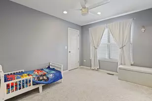 2900 Kelly Dr, Elgin, IL 60124 - Photo 30